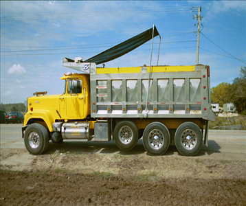 Manual Dump Truck Tarp System for Dump Beds Up to 23' (Steel, 4 Spring